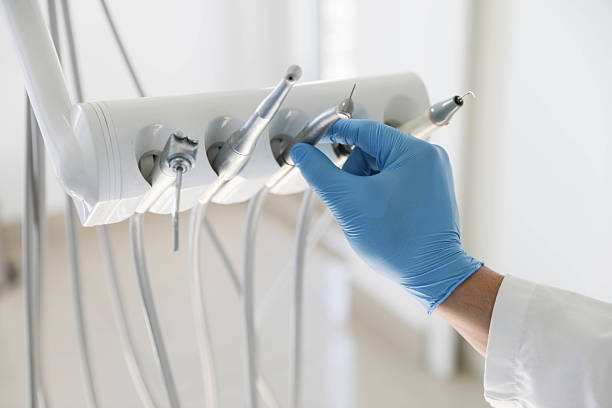 Professional Dental Crowns And Bridges technician working in Franklin Park, FL